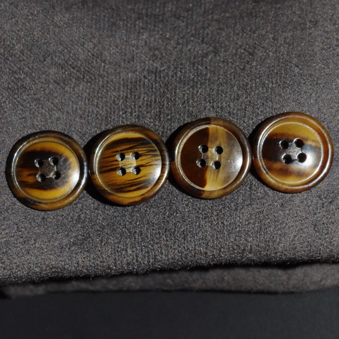 Horn buttons